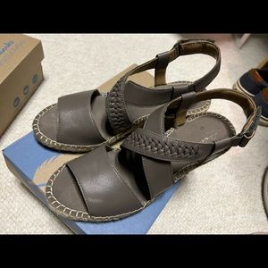 Clark wedges never worn